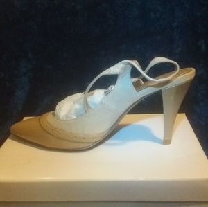 Tahari Heel